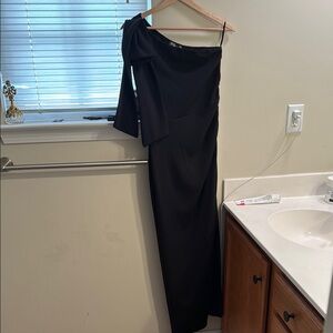 Amazon Black One-Shoulder Cocktail Gown